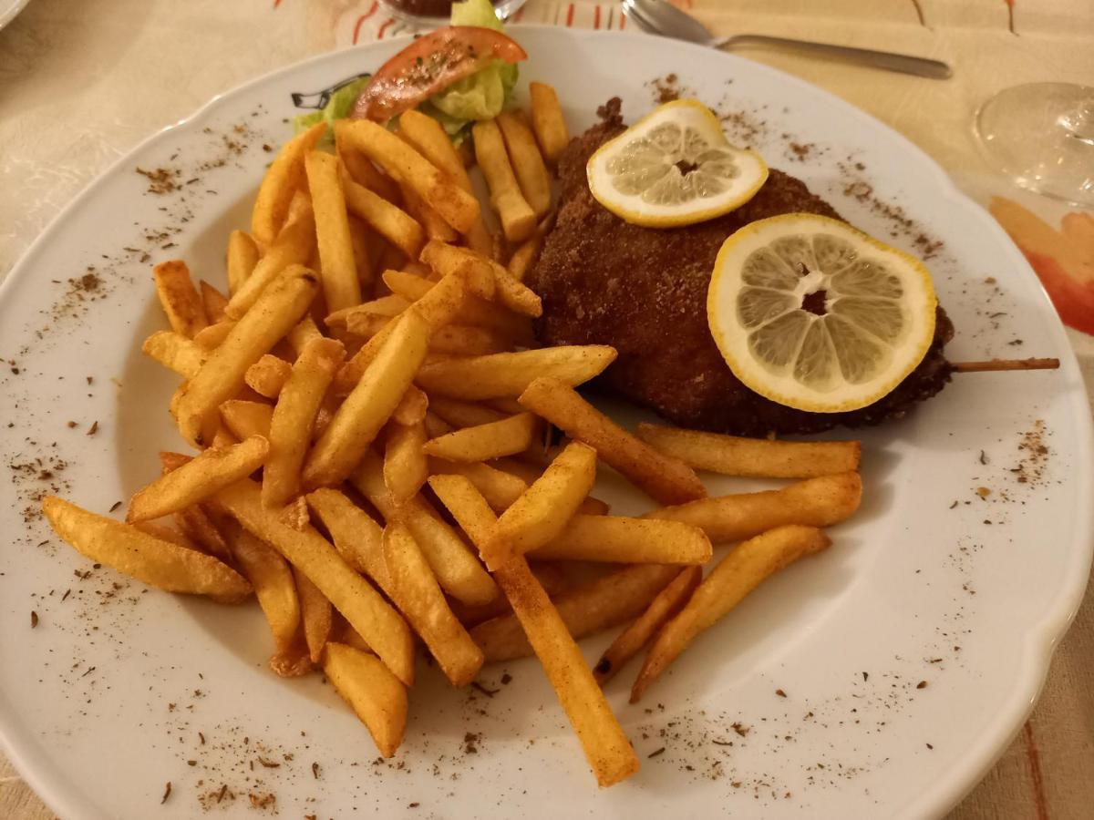 Wollroeder Krug Otel Guxhagen Dış mekan fotoğraf