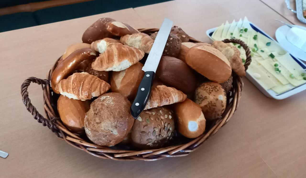 Wollroeder Krug Otel Guxhagen Dış mekan fotoğraf