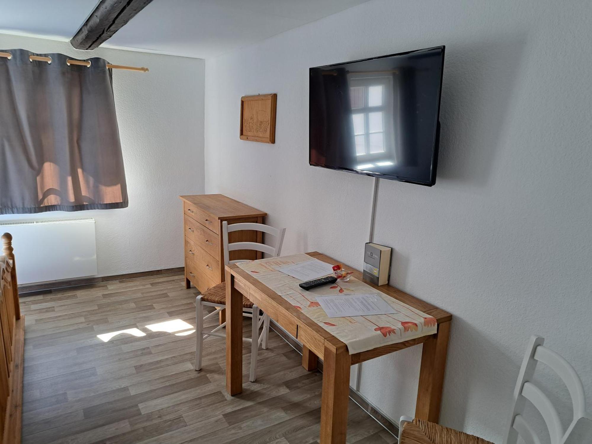 Wollroeder Krug Otel Guxhagen Dış mekan fotoğraf